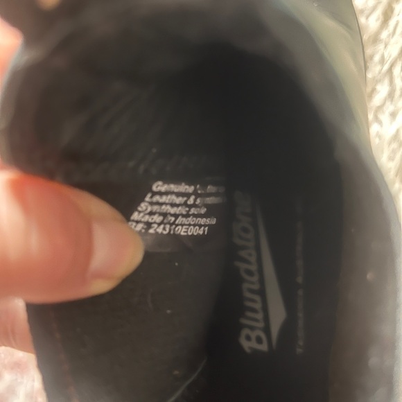 Women’s Blundstone boots (black, size 6.5, #2365, 3” heel) - Picture 7 of 9